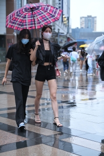 【精选街拍】Vol.3002 黑色复古风 [131P-3.69GB]