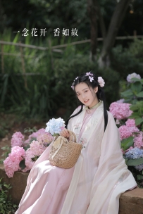 【YiTuYu-艺图语】2022.07.20 一念花开，香如故 - Dear-郑同学 [37P-688MB]