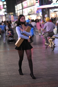 【精选街拍】Vol.3091 荷叶边格子裙 [87P-1.86GB]